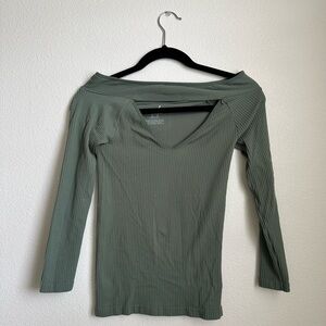 Intimately Free People Find Me Cut Out Off Shoulder
Ribbed Top Sz M/L